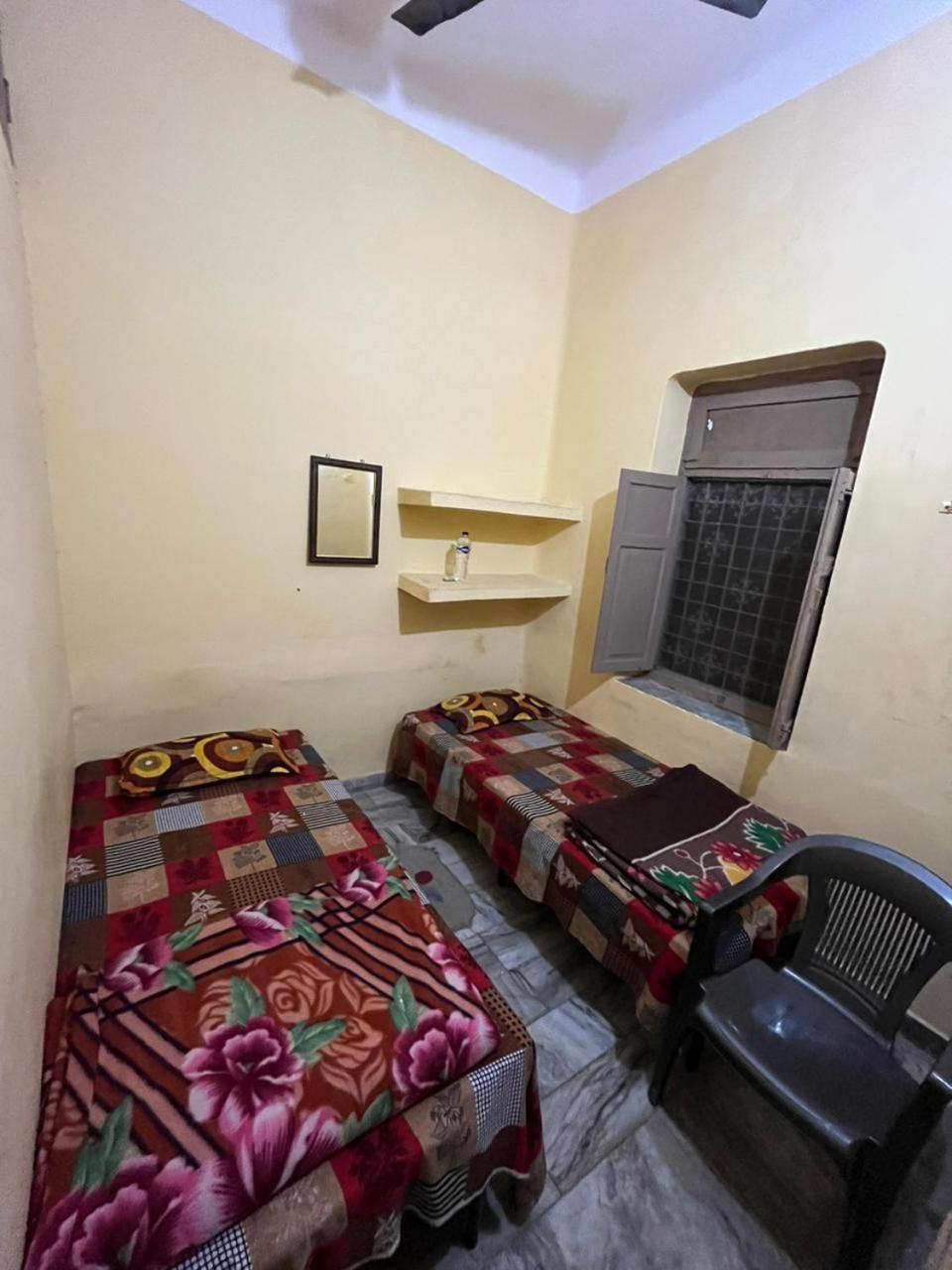 Vishwa Deva Homestay Varanasi Exterior foto