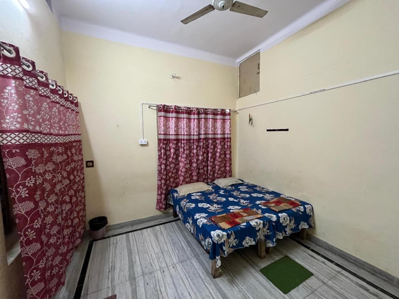 Vishwa Deva Homestay Varanasi Exterior foto